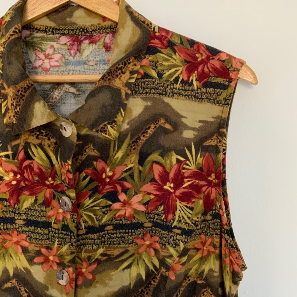 Vintage Giraffe Safari Sleeveless Button Down - Picture 8 of 8
